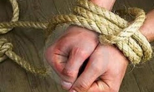 Ao ter casa invadida, homem sai correndo com mãos amarradas por rua de Manaus