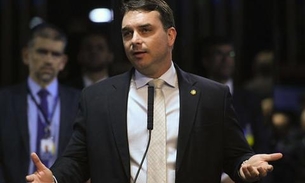 Loja de Flávio Bolsonaro é alvo da PF em investigação sobre esquema de 'rachadinha'