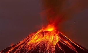 Vulcão entra em erupção no Equador
