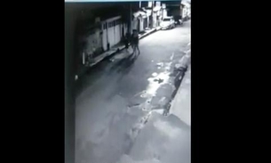 Vídeo mostra trio armado roubando carro na zona Leste de Manaus 