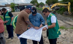 Serviço de dragagem começa no igarapé do Mindu em Manaus