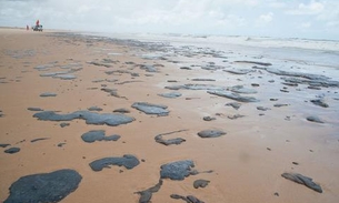 Manchas de óleo voltam a aparecer no litoral do Ceará