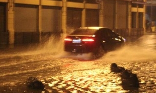 Homem morre ao ser arrastado por correnteza durante chuva torrencial