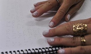 No Brasil, o Inep utiliza o braile para incluir alunos cegos no Enem