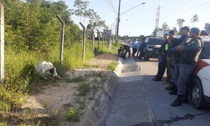 Em menos de 3h, segundo corpo de homem é encontrado dentro de saco em rua de Manaus