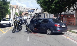 Marido mata mulher a tiros e a joga de carro em movimento