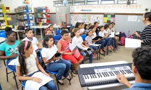 Ciência na Escola leva música para aula de inglês em Manaus