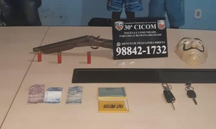 Com arma e máscara, trio é preso a caminho da execução de rivais em Manaus
