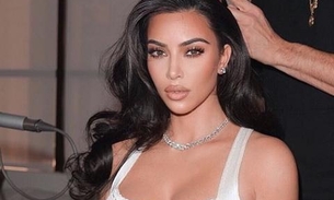 Kim Kardashian deixa internautas chocados ao ostentar geladeiras: 'é do tamanho da minha casa'