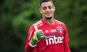Goleiro Jean tem contrato suspenso com São Paulo após acusações de agredir mulher