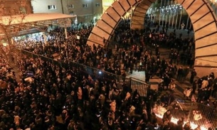 Iranianos protestam após país admitir que foi responsável por queda de avião