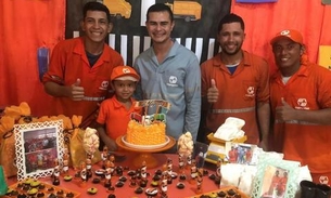 Em Manaus, menino de 5 anos pede festa de aniversário com tema de Gari