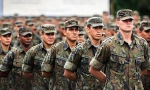 Governo quer recrutar militares da reserva para força-tarefa na fila do INSS