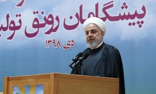 Irã anuncia prisão de envolvidos em derrubada acidental de avião; protestos continuam