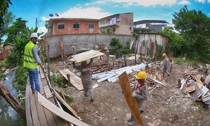 Casas são demolidas para revitalização do Igarapé Mestre Chico em Manaus