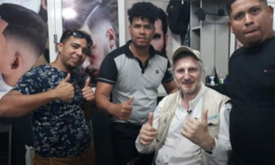 Ator de 'Busca Implacável' visita Manaus e pede ajuda para venezuelanos