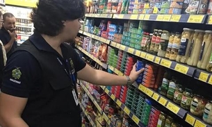 Supermercado no Vieiralves é flagrado com produtos vencidos em Manaus