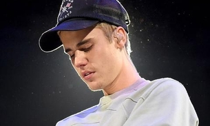 'Nem deveria estar vivo', diz Justin Bieber aos fãs durante apresentação