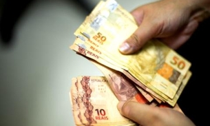 Após três anos, servidores no Amazonas recebem 13º salário de 2016