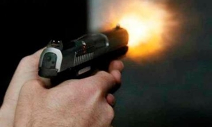 Bandidos se passam por clientes e fazem arrastão em lanchonete de Manaus 