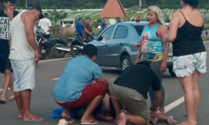 Grave acidente entre três carros e uma moto deixa veículo em chamas e feridos na AM-070