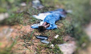 Enrolado em lençol, homem é achado morto após ser jogado de carro em Manaus