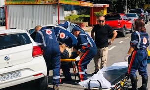 Homem fica preso às ferragens após carro ser atingido por caminhão em Manaus