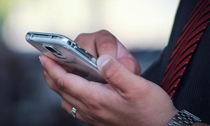 Homem é preso após decepar mão do filho viciado em pornografia 