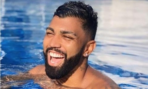 Gabigol comemora vitória do Flamengo mas volume em foto chama atenção: ‘taça no short’