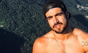 Caio Castro posa sem camisa e fãs enlouquecem: 'Feminino de centavo'