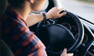 Após vomitar em carro, homem decide não pagar corrida de app e chora ao ser preso em Manaus