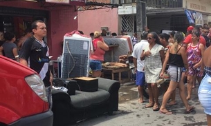 Em ato de desespero, moradores usaram água de igarapé poluído para apagar incêndio em Manaus