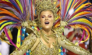 Grande Rio reúne famosos em desfile na Sapucaí; Veja fotos 