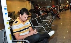 Vereador quer obrigar shoppings de Manaus a terem totens para carregar celular 