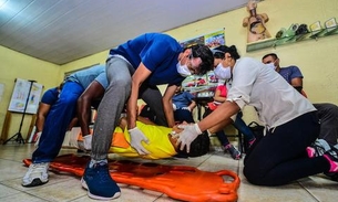 Bombeiros preparam brigadistas para combater incêndios em Manaus