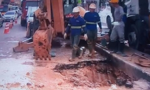 Tubulação rompe e bloqueia parte de avenida em Manaus