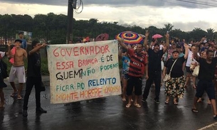 Com gritos e cartazes, moradores do Monte Horebe fazem apelo ao governador 