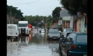 Ruas se transformam em rios em Itaguaí, na Região Metropolitana do Rio de Janeiro