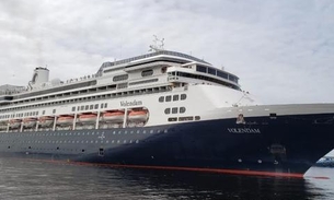 M/S Volendam atraca no porto de Manaus com mais de 2 mil turistas