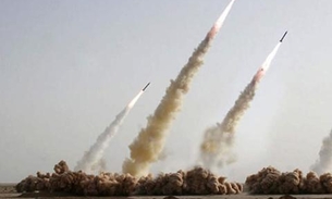 Dez mísseis atingem base com soldados americanos no Iraque