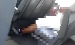 Vídeo mostra homem sendo preso após se masturbar em ônibus de Manaus 