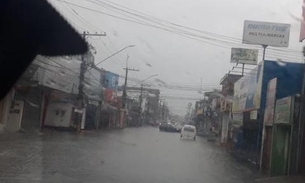 Chuvas causam alagamentos e casa corre risco de desabar em Manaus