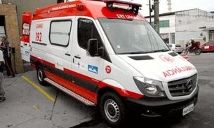 Ao ser atropelado por moto, homem cai e tem pernas esmagadas por carro em Manaus