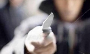 Trio rouba padaria e acaba preso após carro colidir com calçada em Manaus