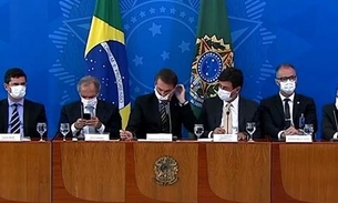 De máscara, Bolsonaro anuncia que ministro de Minas e Energia está com coronavírus