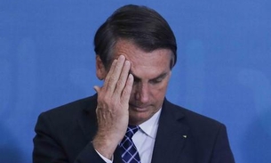 Atordoado, Bolsonaro tenta reagir no momento mais frágil do seu mandato
