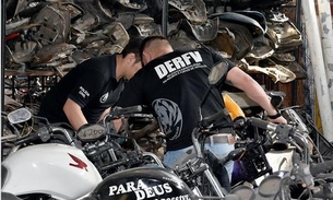 Polícia deflagra operação em galpão de conserto e venda de motocicletas irregulares em Manaus 
