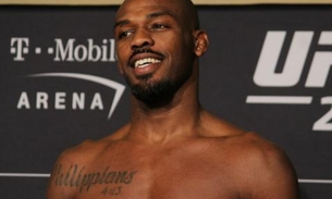 Campeão do UFC, Jon Jones é preso novamente por dirigir bêbado