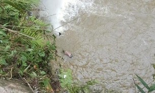 Corpo de homem é encontrado boiando em cachoeira de Manaus
