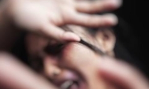 Bêbado, homem cai de motocicleta e irado dá surra em esposa em Manaus